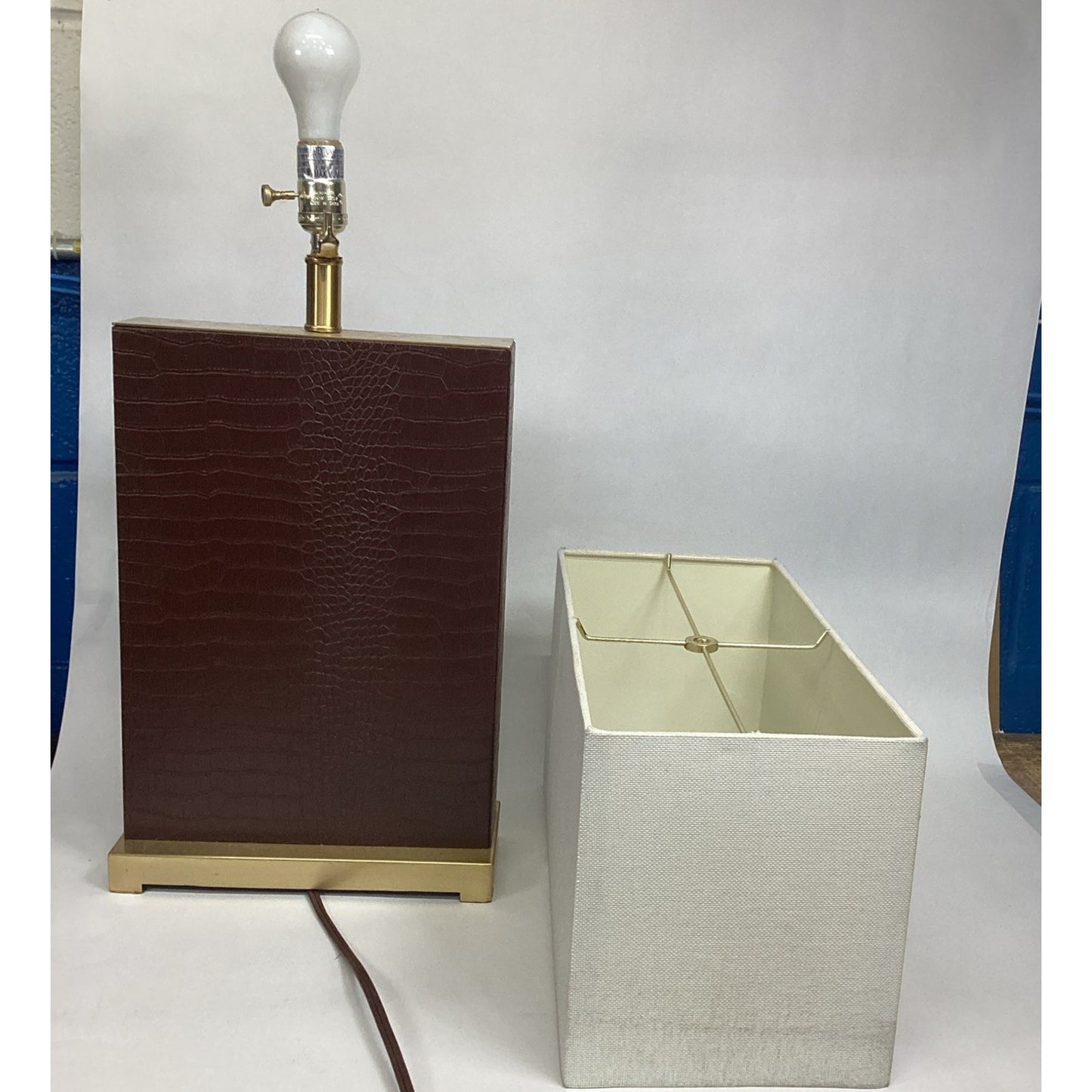 Safavieh Delia Brown Faux Crocodile Table Lamp W/ Shade