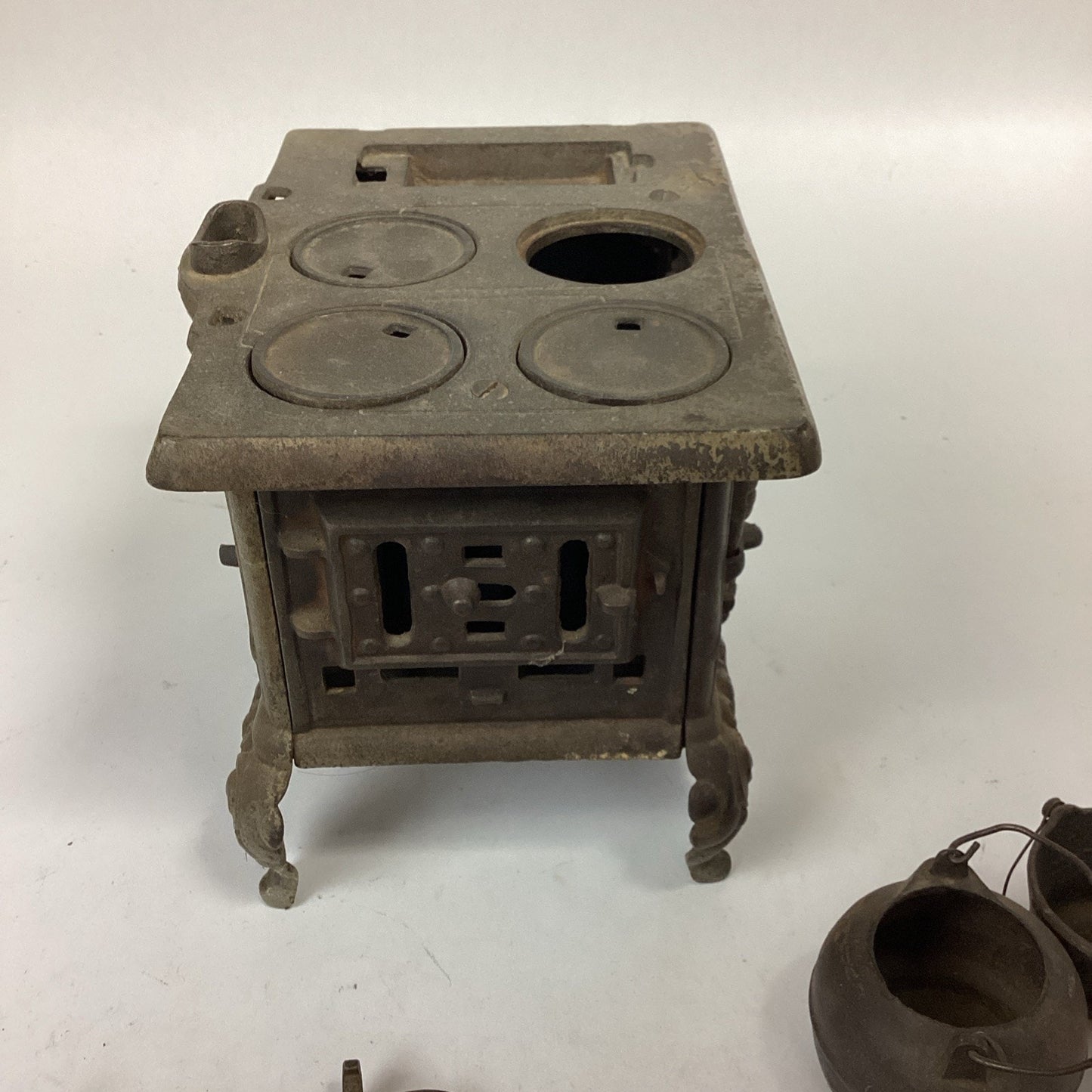 Antique Eagle Cast Iron Toy Stove With 2 Pots - Lancaster Brand - 9x6x6.5”
