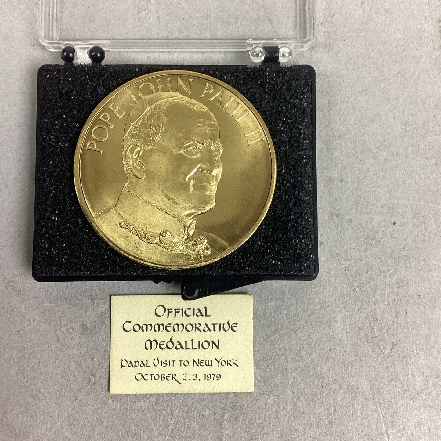 1979 POPE JOHN PAUL II PASTORAL VISIT TO NY BRASS COMMEMORATIVE MEDALLION