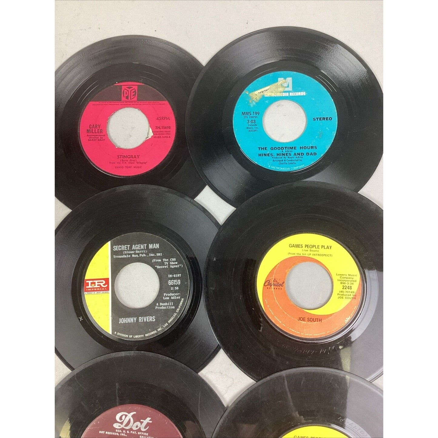 Lot Of 13 - 45’s Vinyls - Hawaii 5-0, Stingray, Johnny Rivers, Youngbloods,