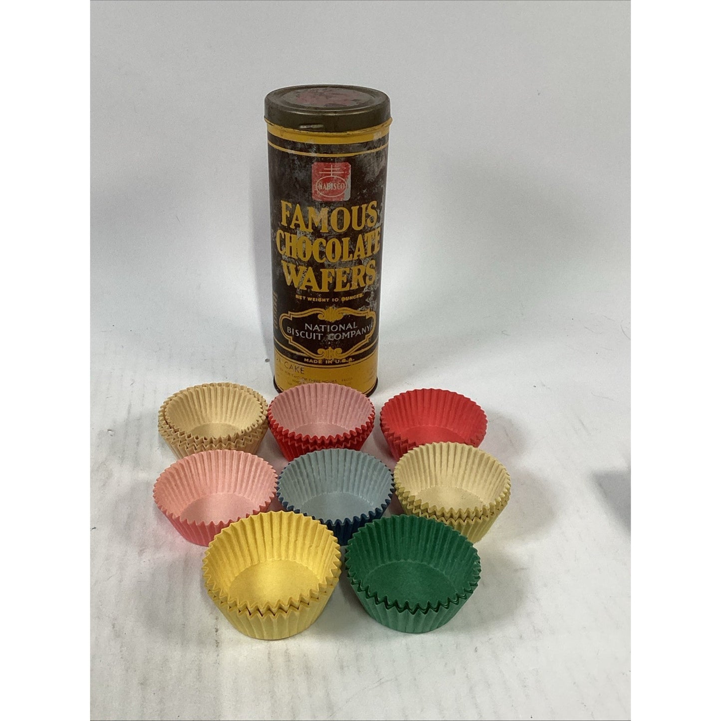 Nabisco Famous Chocolate Wafers Tin W/ Vintage Cupcake/Muffins Baking Holders