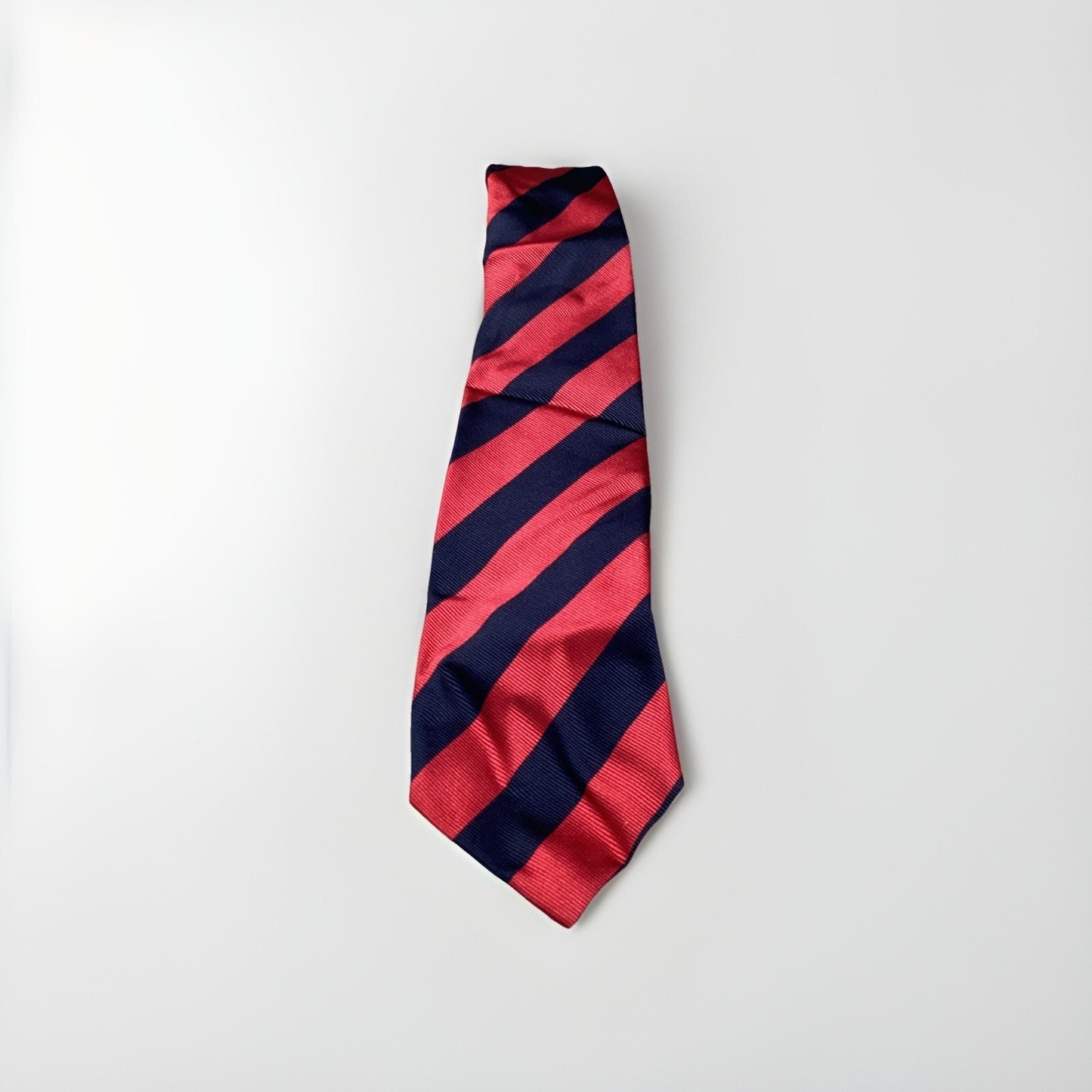 Martha’s Vineyard - Vineyard Vines Men's 100% Silk Red Blue Striped Neck Tie