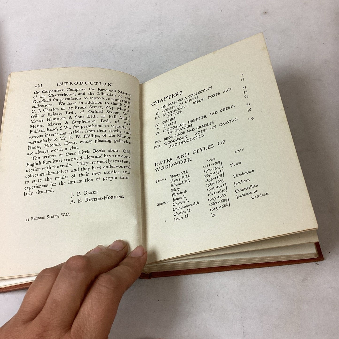 Set Of 3 - Little Book About Old Furniture - Illustrated