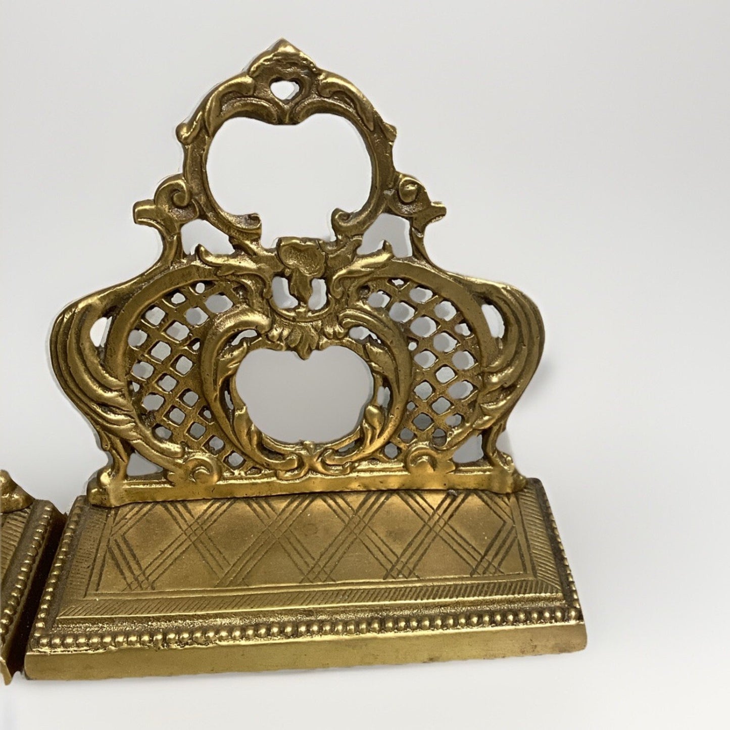 VTG ANNA GRIFFIN BRASS VICTORIAN LATTICE STYLE BOOKENDS - TWO'S Co