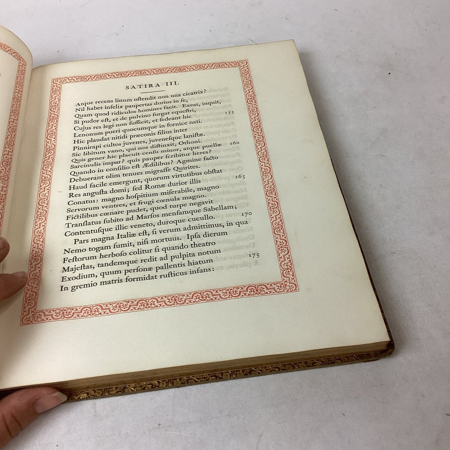 Antique Book - Juvenalis Et Persius Hardcover Book